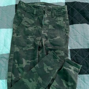 American Eagle Size 00 camo jeans